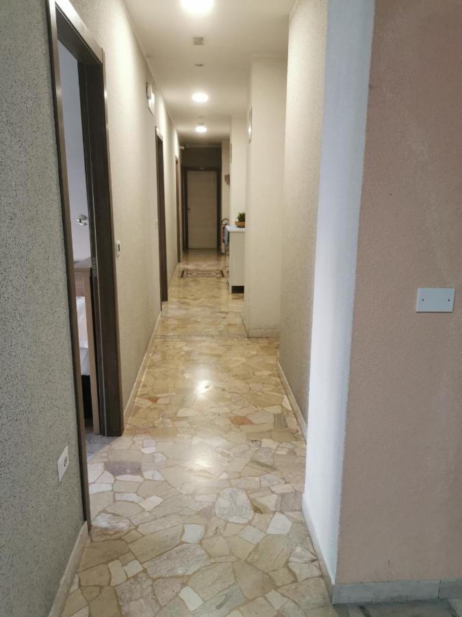 Hotel Bissi Милан Экстерьер фото